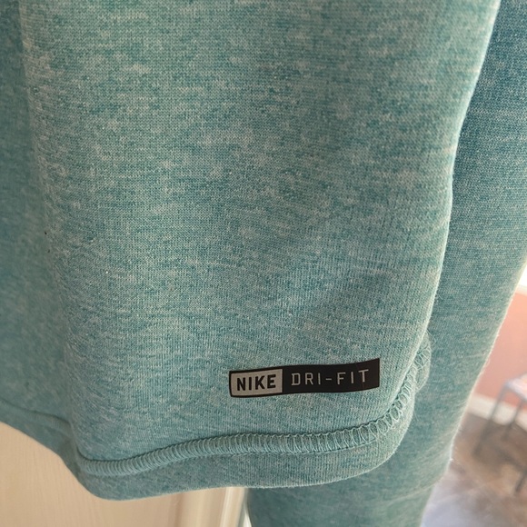 Hurley hoodie with mesh shoulders and thumb holders - Picture 4 of 5